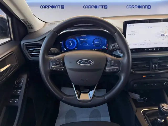 Ford Focus view 12