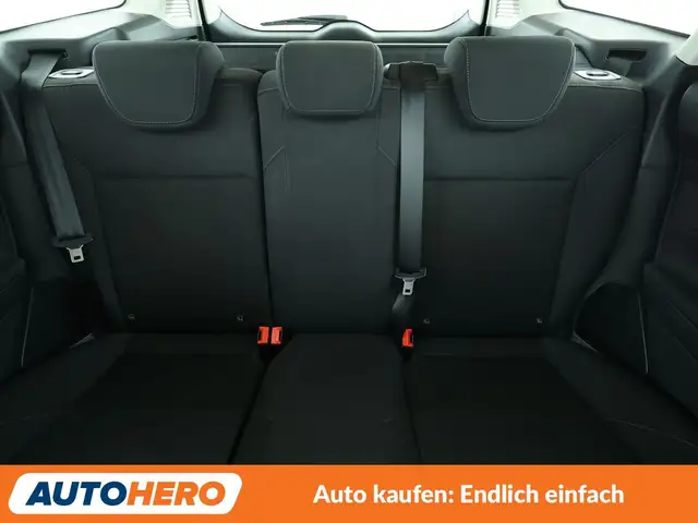 Ford Focus view 15