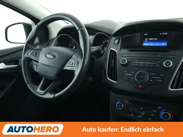 Ford Focus view 13