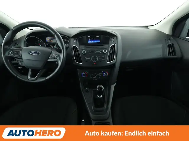 Ford Focus view 12