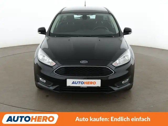 Ford Focus view 9