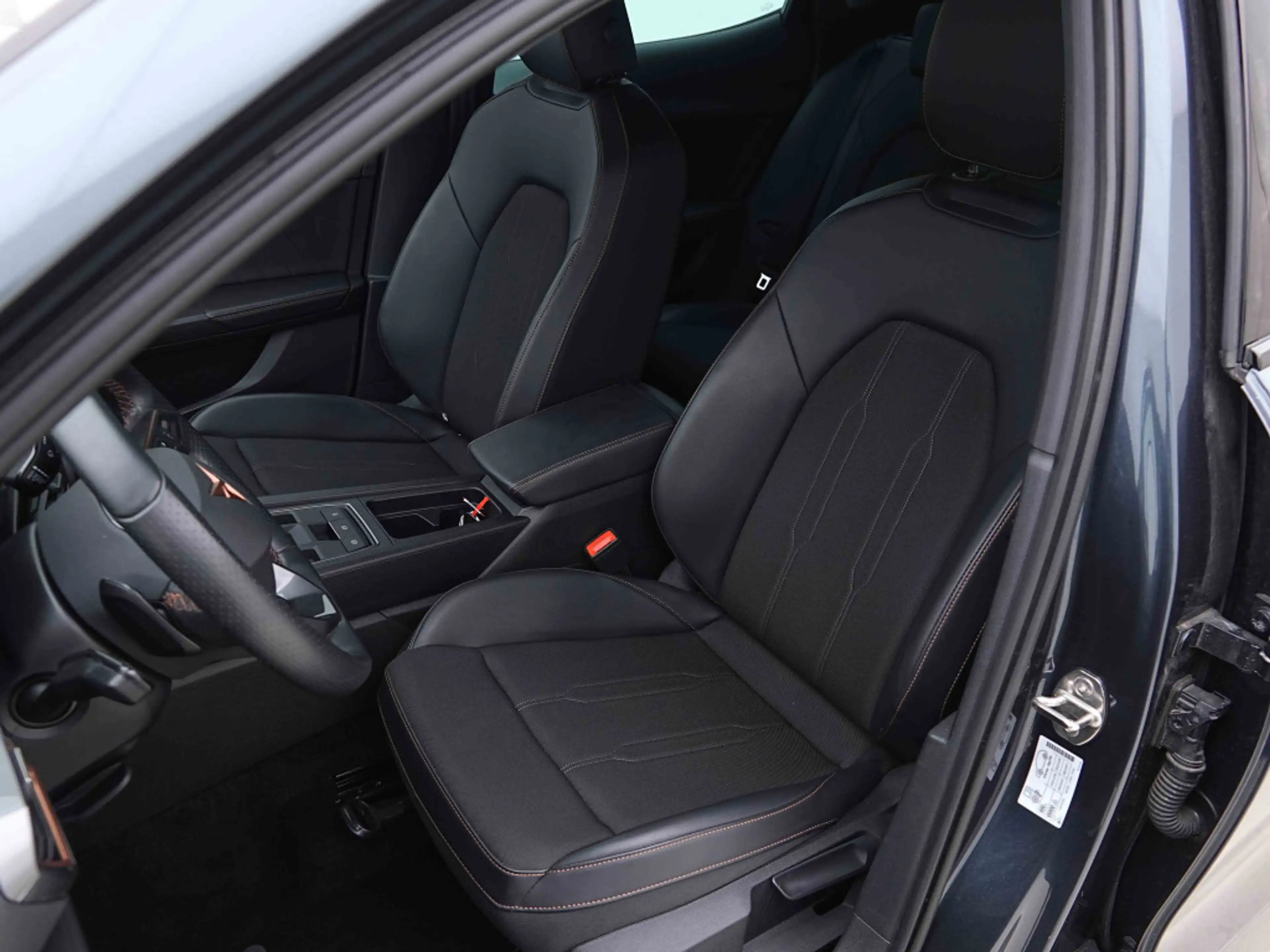 CUPRA Formentor 1.5 TSI 150 DSG + GPS + Virtual + ACC + LED + Safe & Drive Pack — photo 7