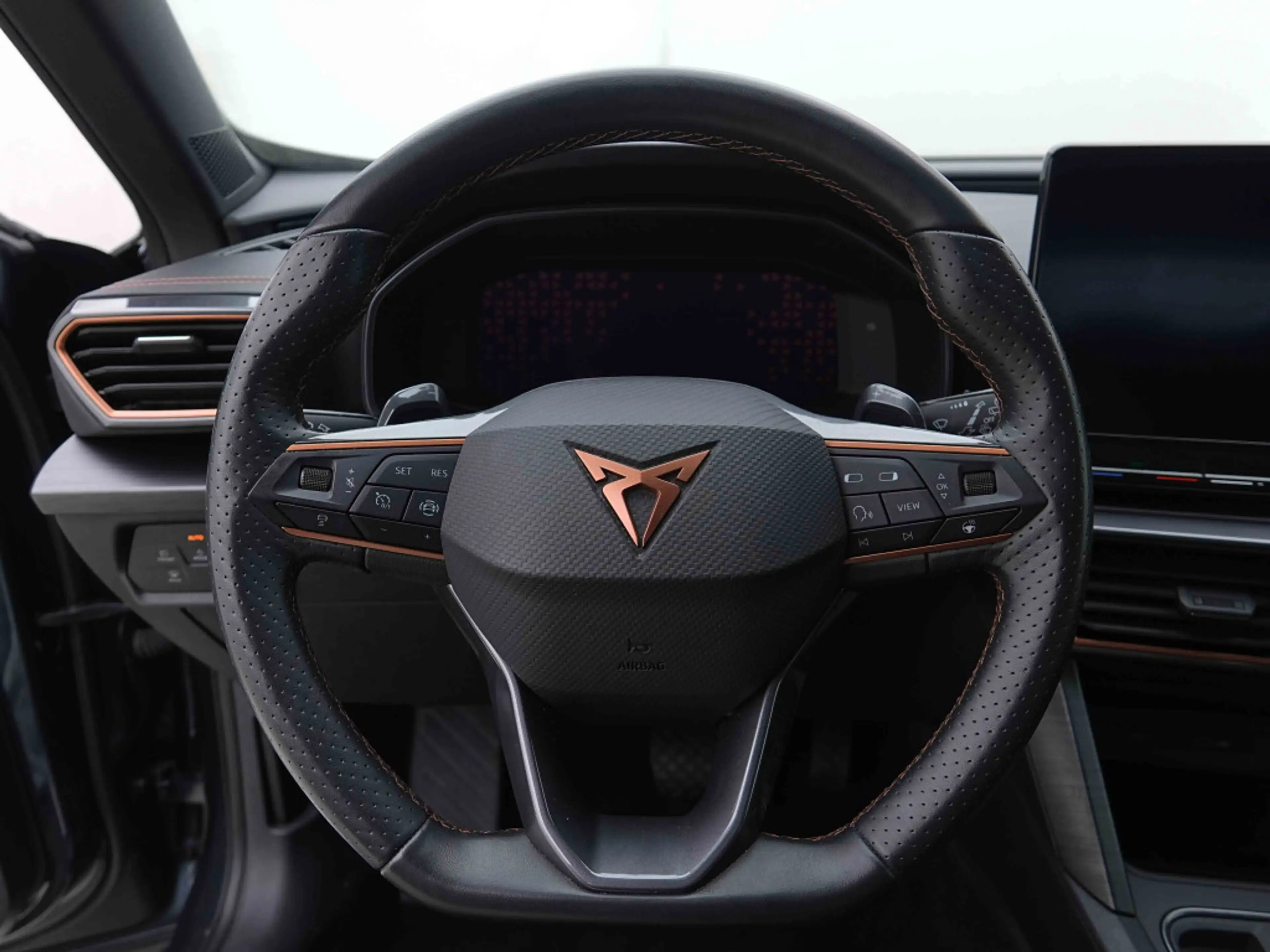 CUPRA Formentor 1.5 TSI 150 DSG + GPS + Virtual + ACC + LED + Safe & Drive Pack — photo 9