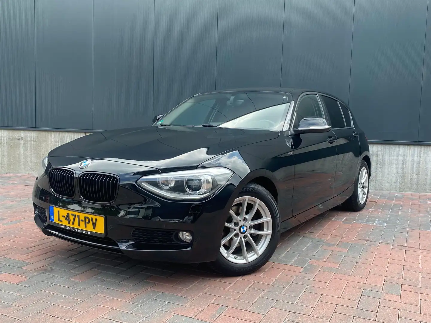BMW 116 1-serie 116i Executive * Airco * Achteruit sensor Zwart - 1