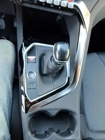 Peugeot 5008 view 16