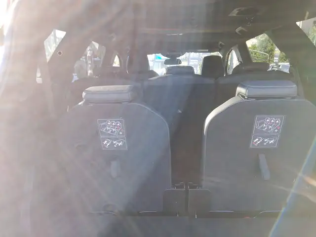 Peugeot 5008 view 11