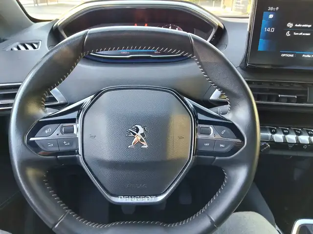 Peugeot 5008 view 8
