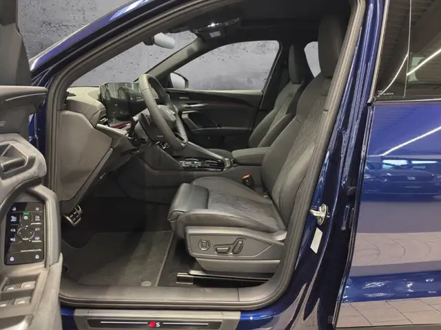 Audi Q5 view 8