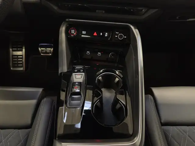Audi Q5 view 13