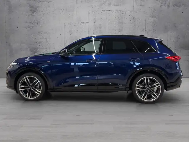 Audi Q5 view 3