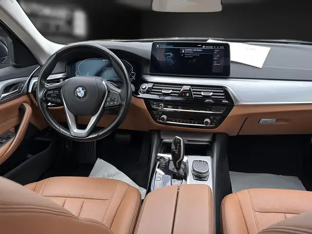 BMW 5 Series view 15