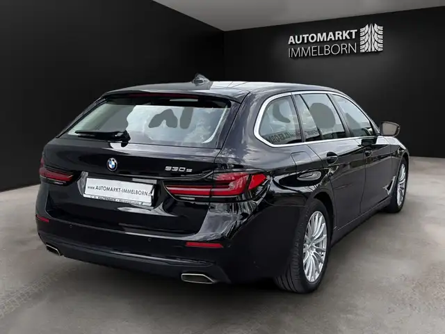BMW 5 Series view 7