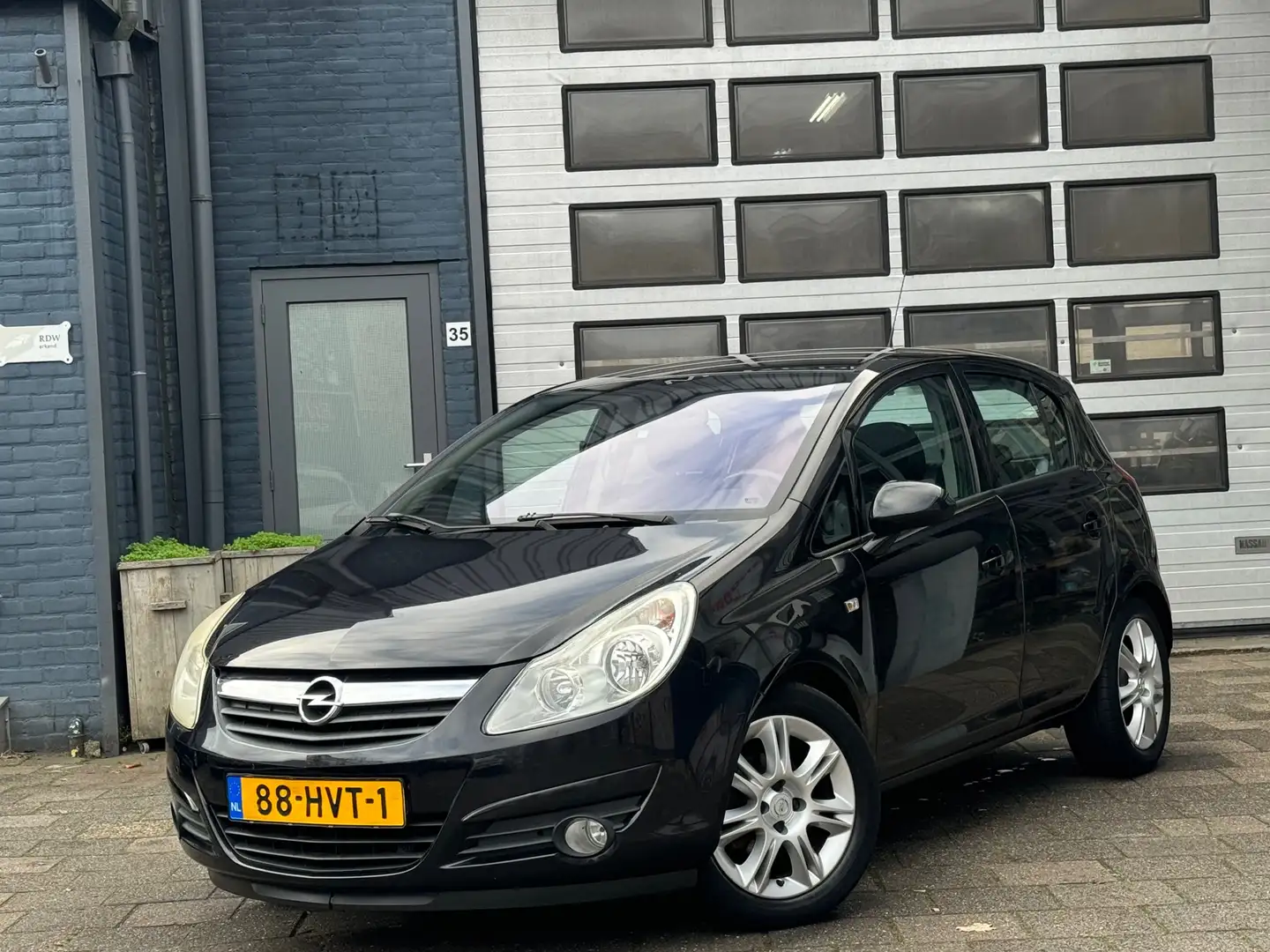 Opel Corsa 1.4-16V Cosmo | Airco | Cruise | LMV | 5-DRS Noir - 1
