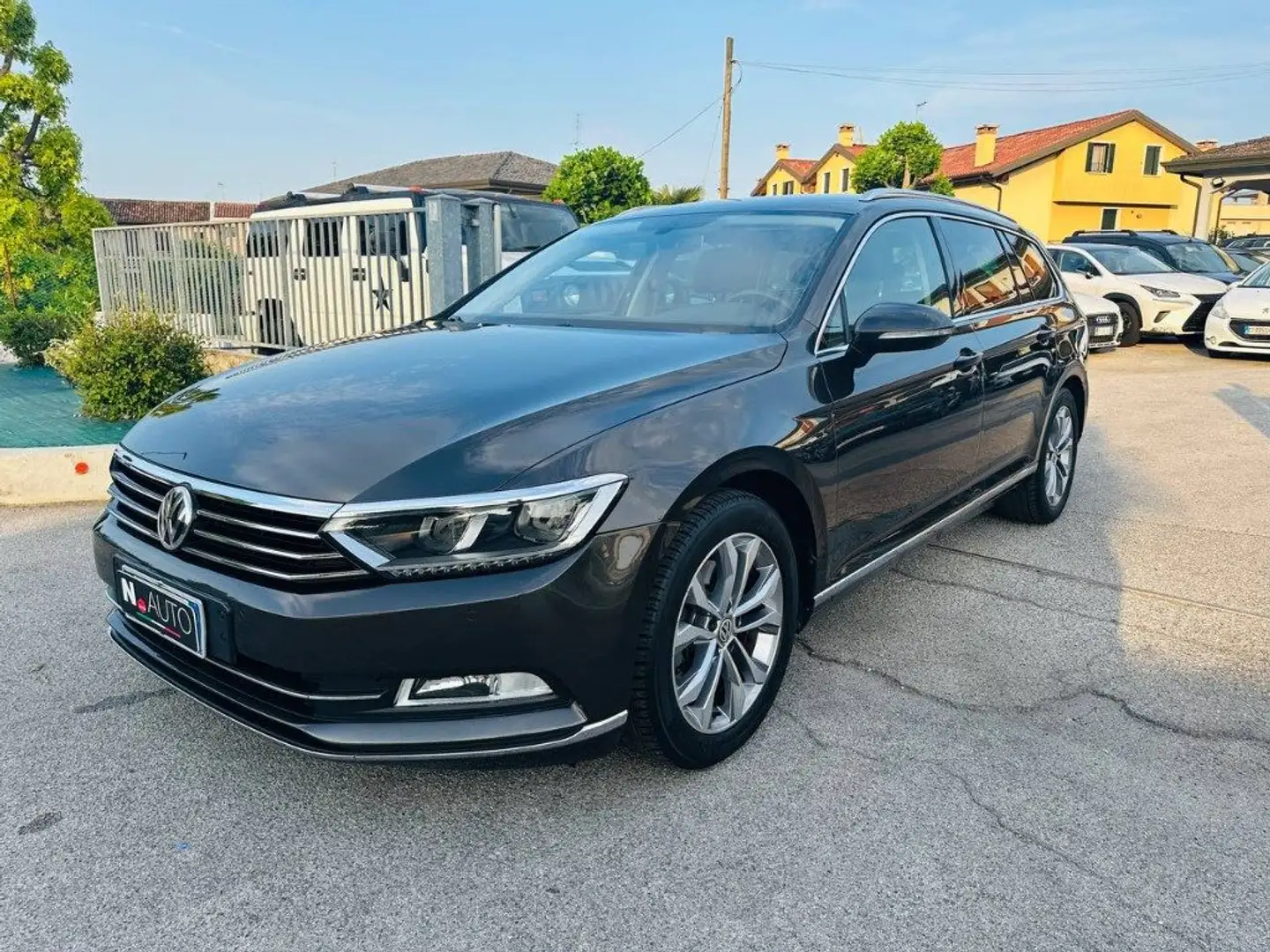 Volkswagen Passat Variant 2.0 TDI DSG Highline BlueMotion Technology Braun - 1