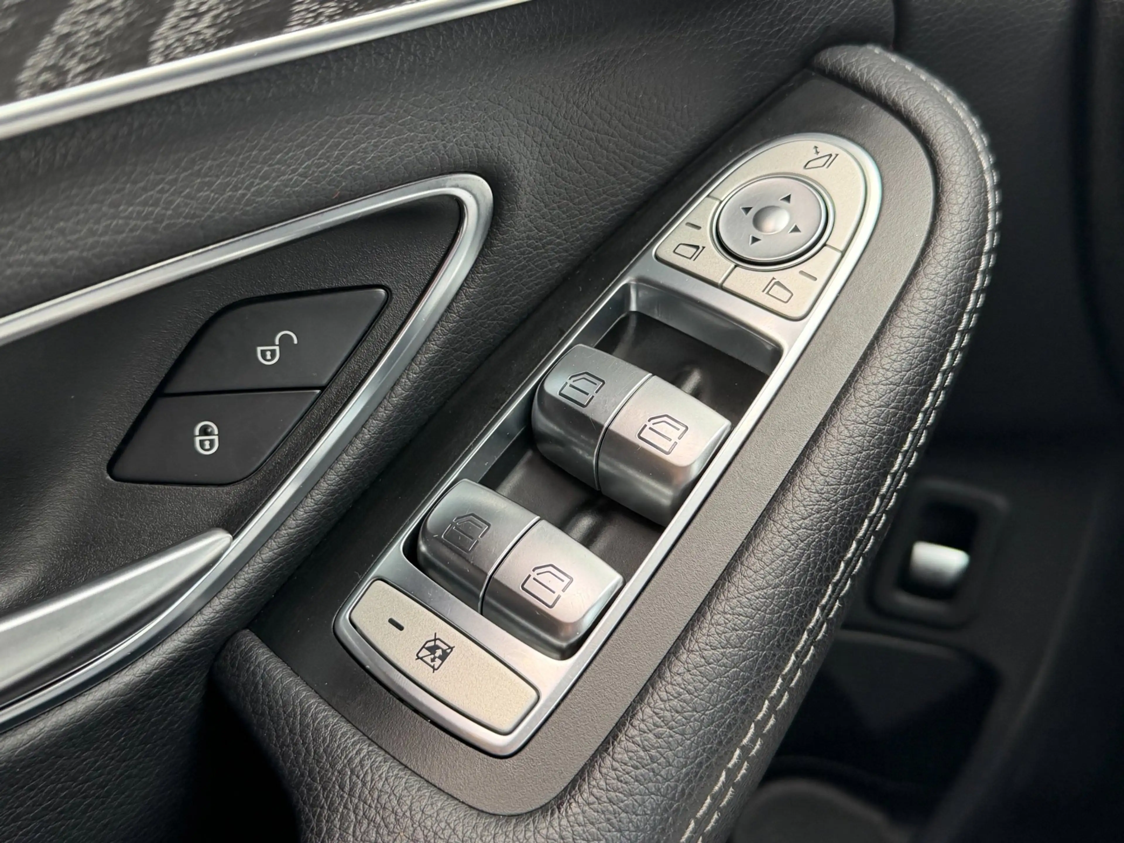 Mercedes-Benz C 350 Estate e Lease Edition|Trekhaak|Stoelverwarming — photo 27