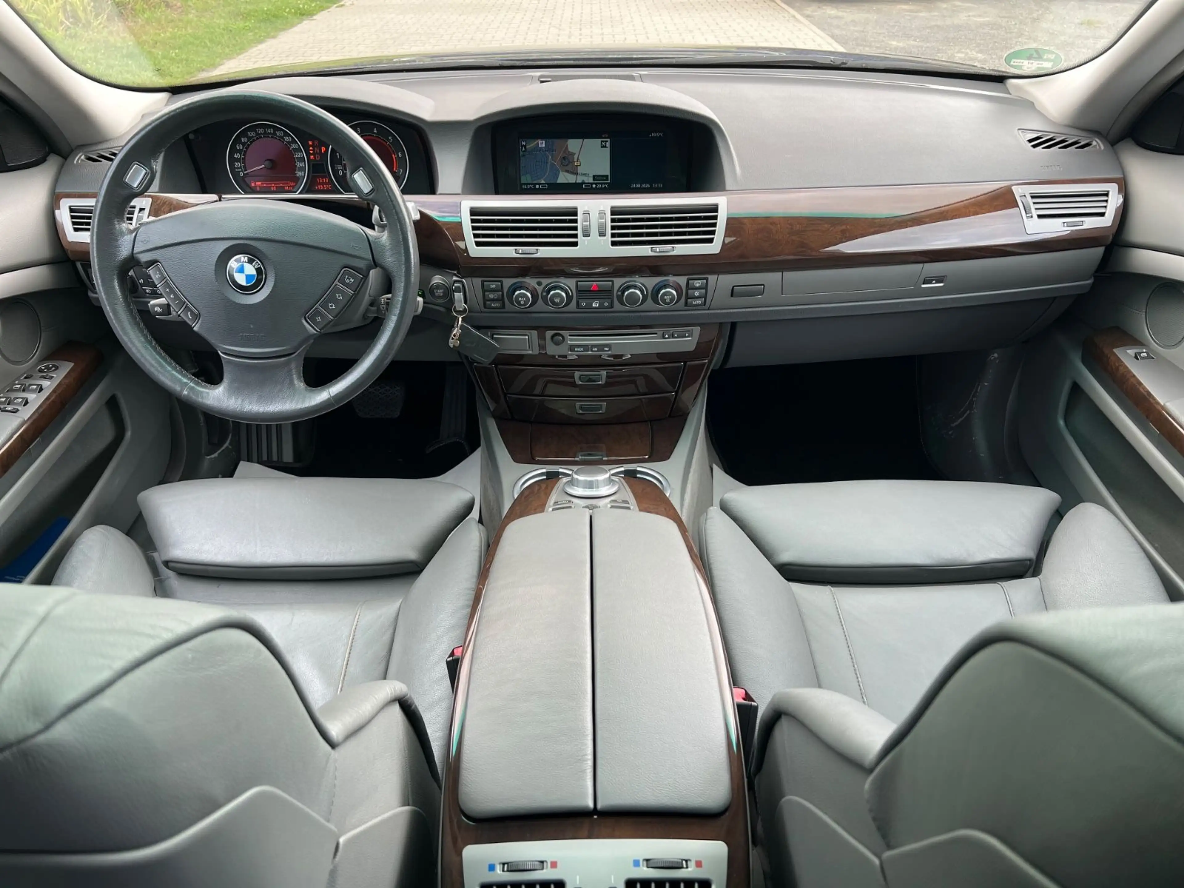 BMW 740 i*NAVI.PROF*XENON*EGSD*AHK*SOFT-CLOSE*VOLL* — photo 14