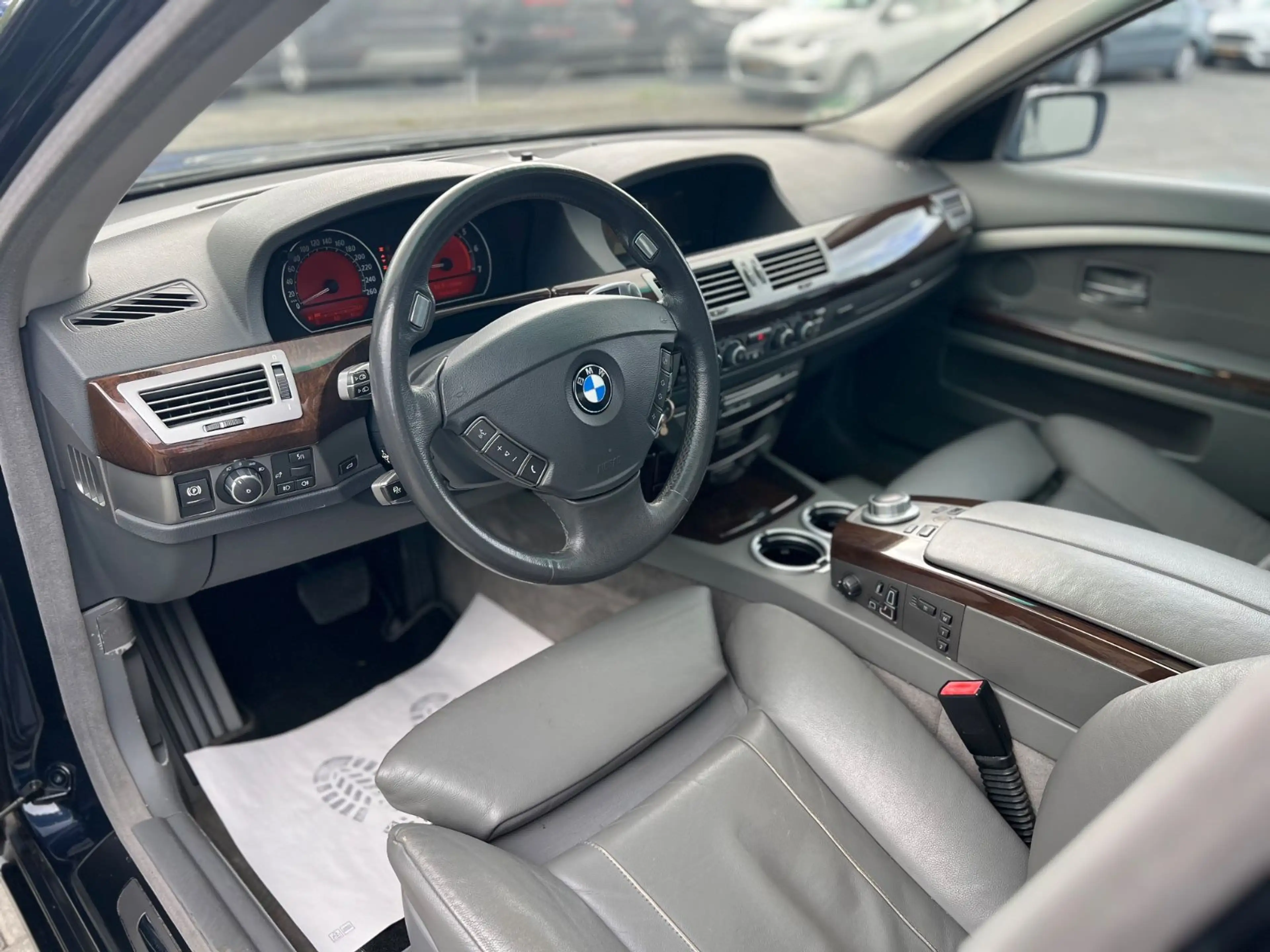 BMW 740 i*NAVI.PROF*XENON*EGSD*AHK*SOFT-CLOSE*VOLL* — photo 11