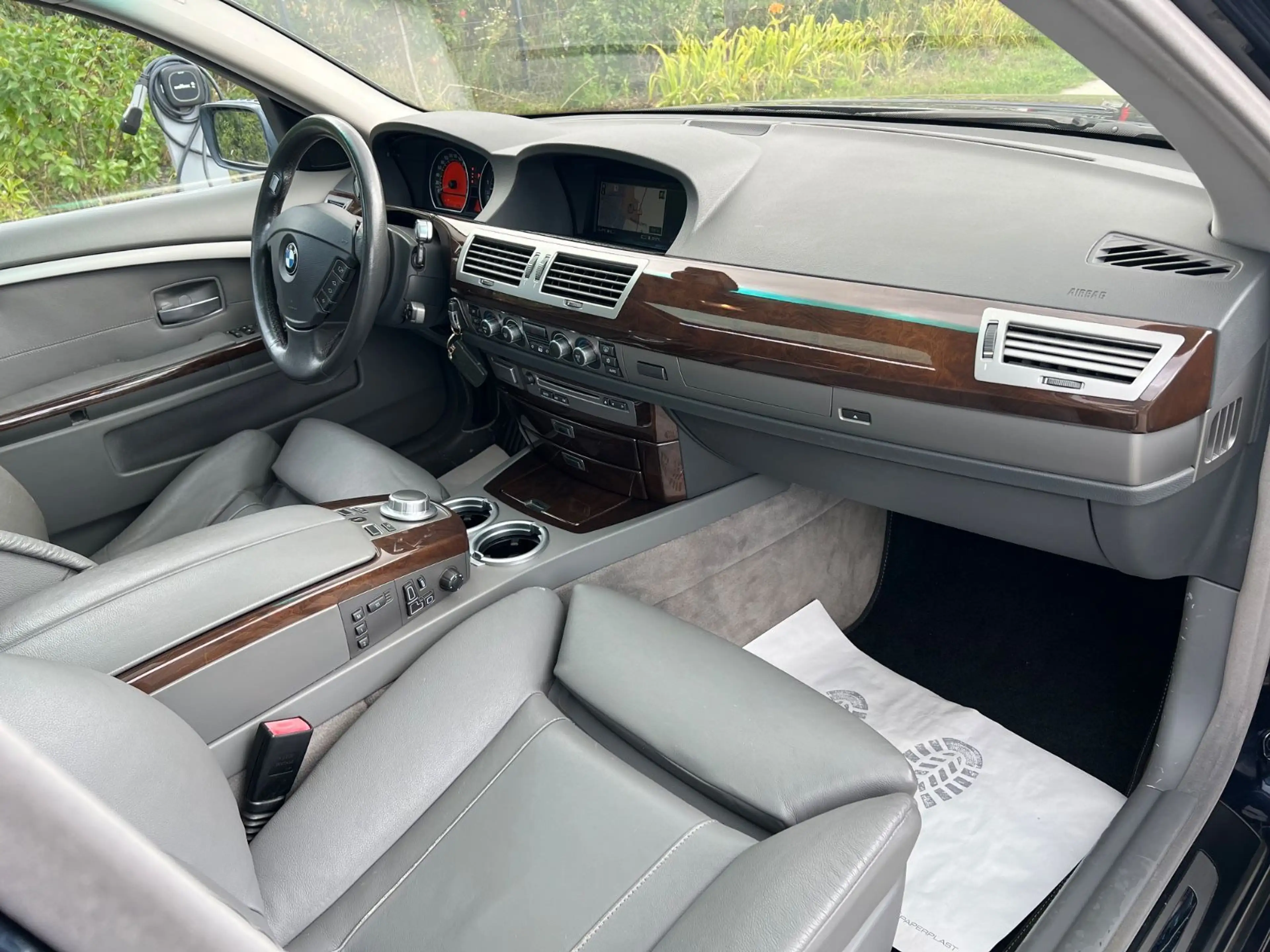 BMW 740 i*NAVI.PROF*XENON*EGSD*AHK*SOFT-CLOSE*VOLL* — photo 9