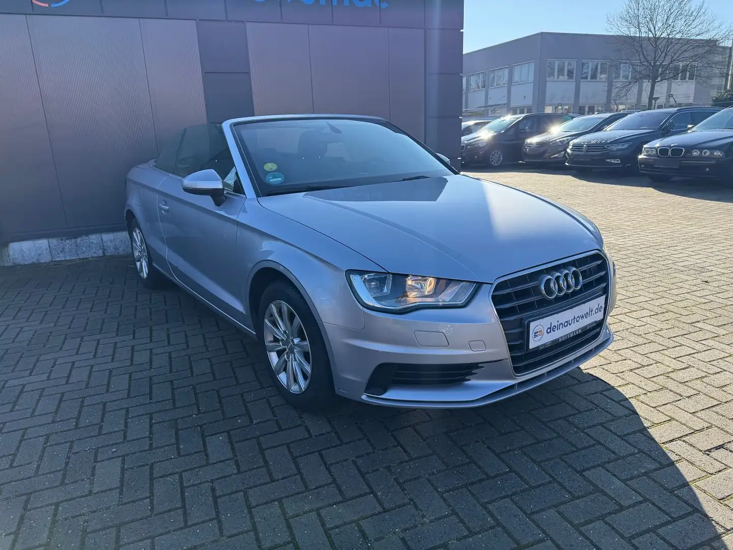 Audi A3 Cabriolet attraction *1.Hand Silber - 1