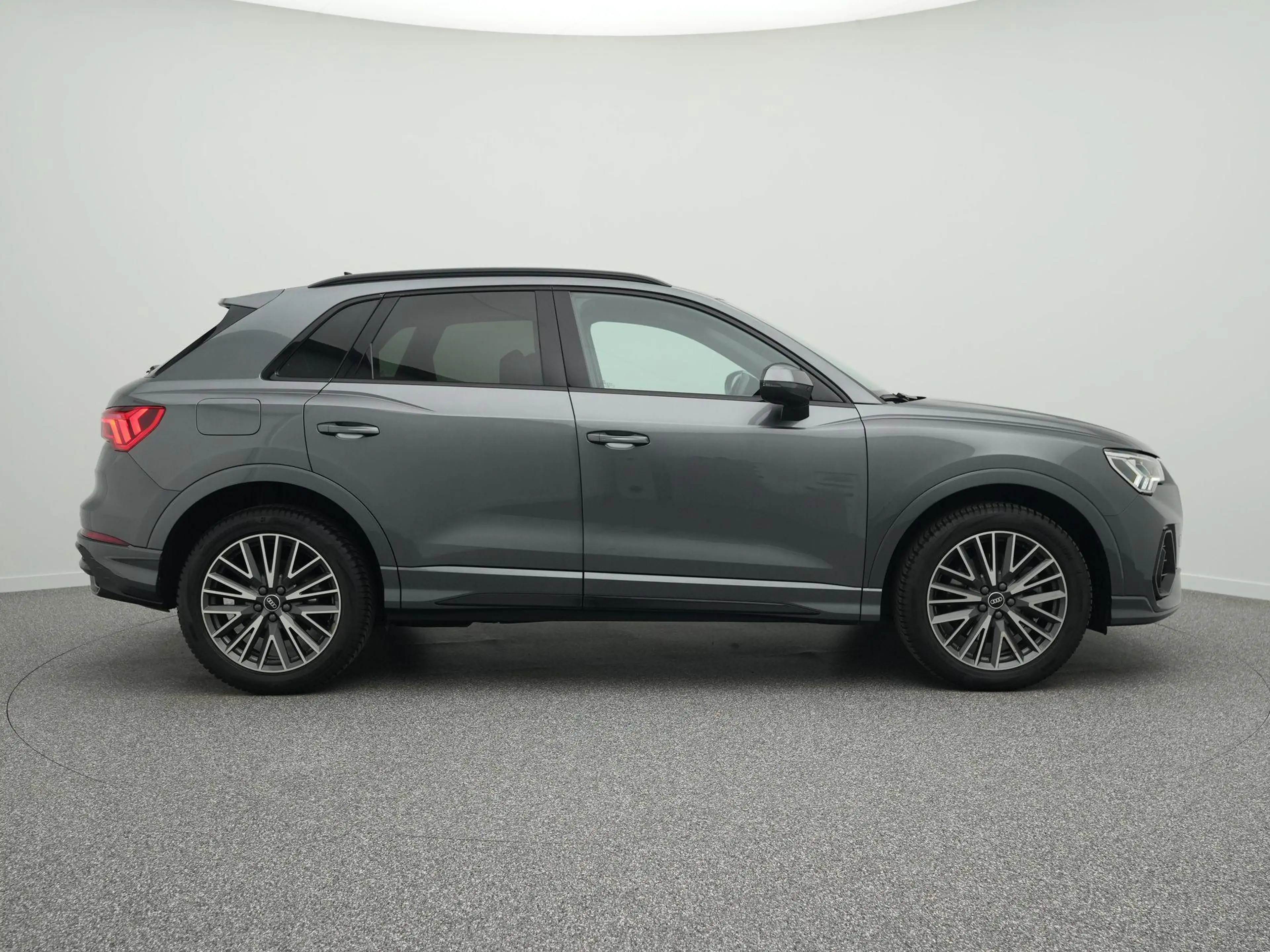 Audi Q3 45 TFSI e S edition 245 PK | Adaptieve Cruise Cont — photo 13