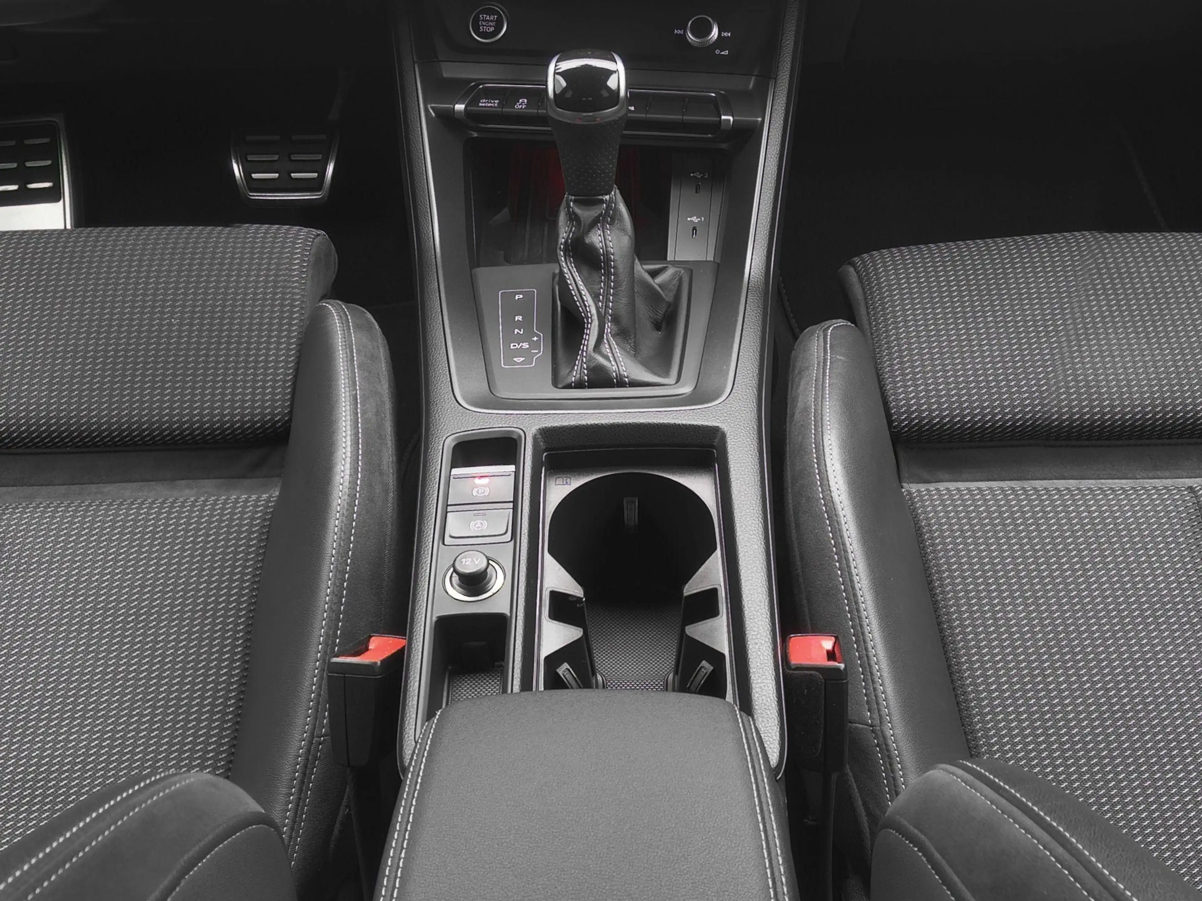 Audi Q3 45 TFSI e S edition 245 PK | Adaptieve Cruise Cont — photo 10