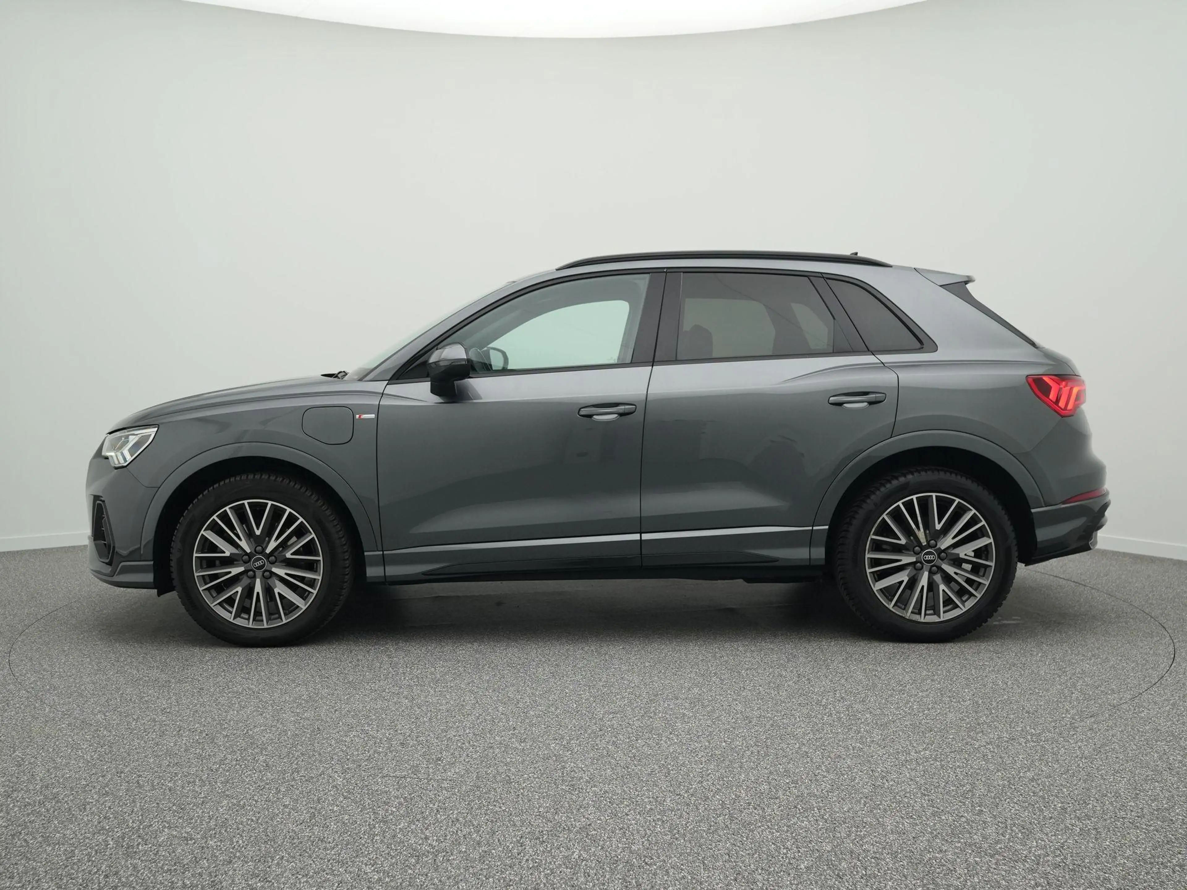 Audi Q3 45 TFSI e S edition 245 PK | Adaptieve Cruise Cont — photo 12
