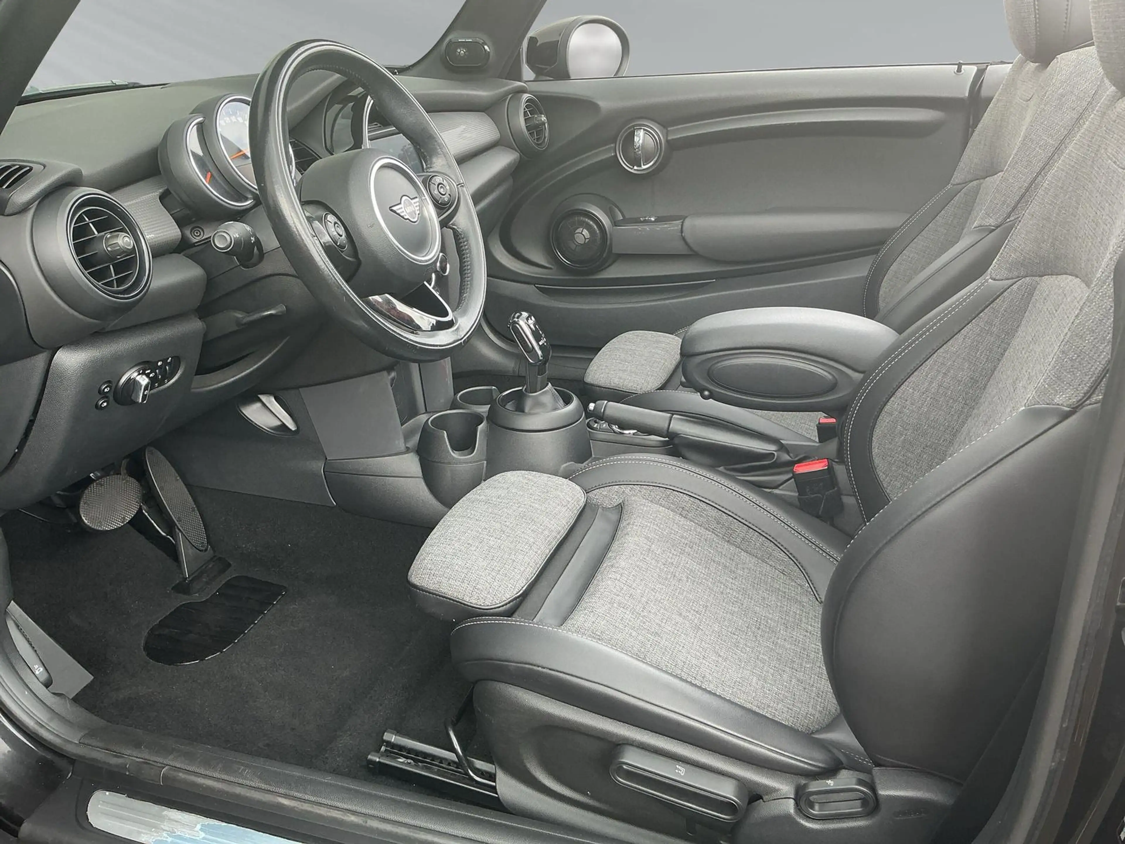 MINI Cooper Cabrio AUT LED H&K Apple&Andro SHZ PDC — photo 8