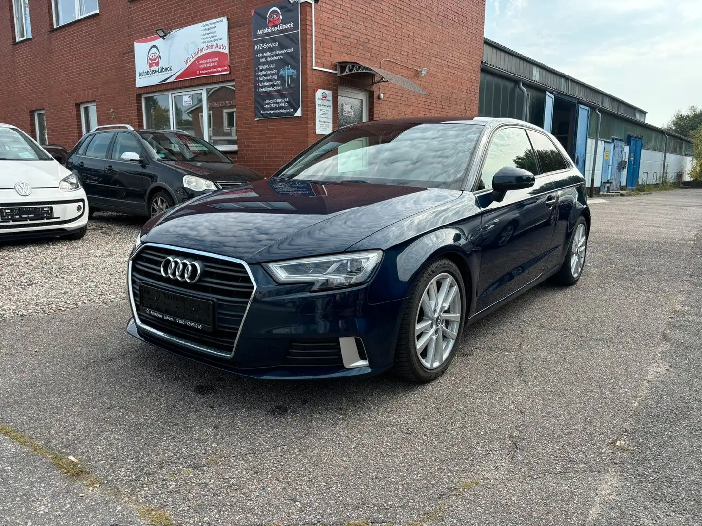Audi A3 Blau - 1