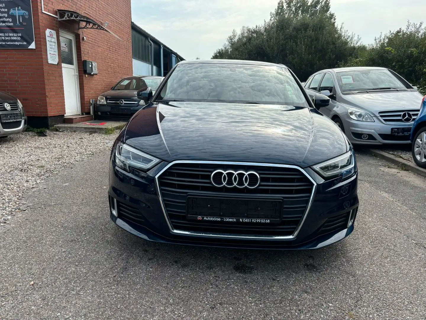Audi A3 Blau - 2