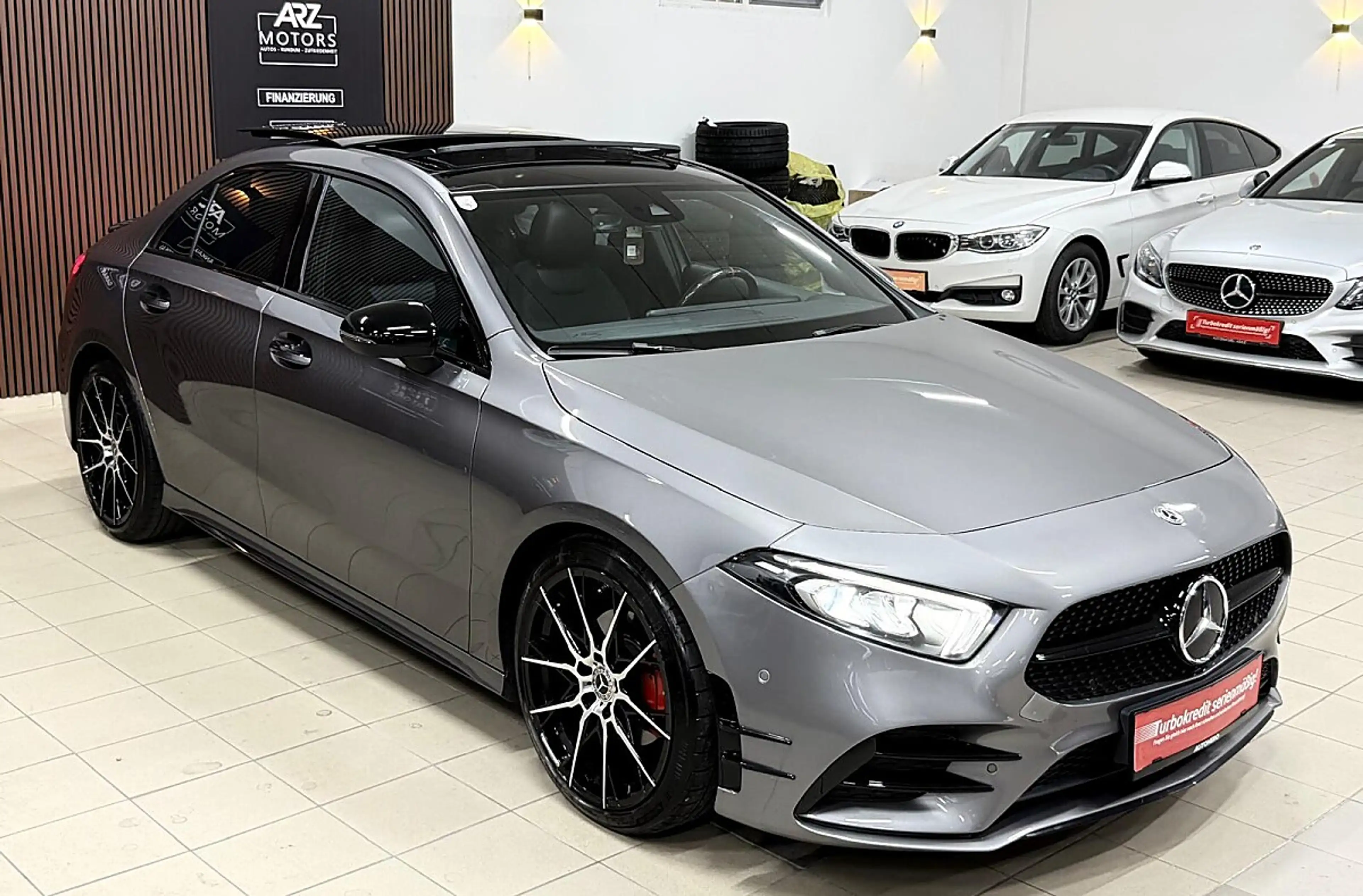 Mercedes-Benz A 200 Lim. AMG Line *Panoramadach*uvm.* — photo 2