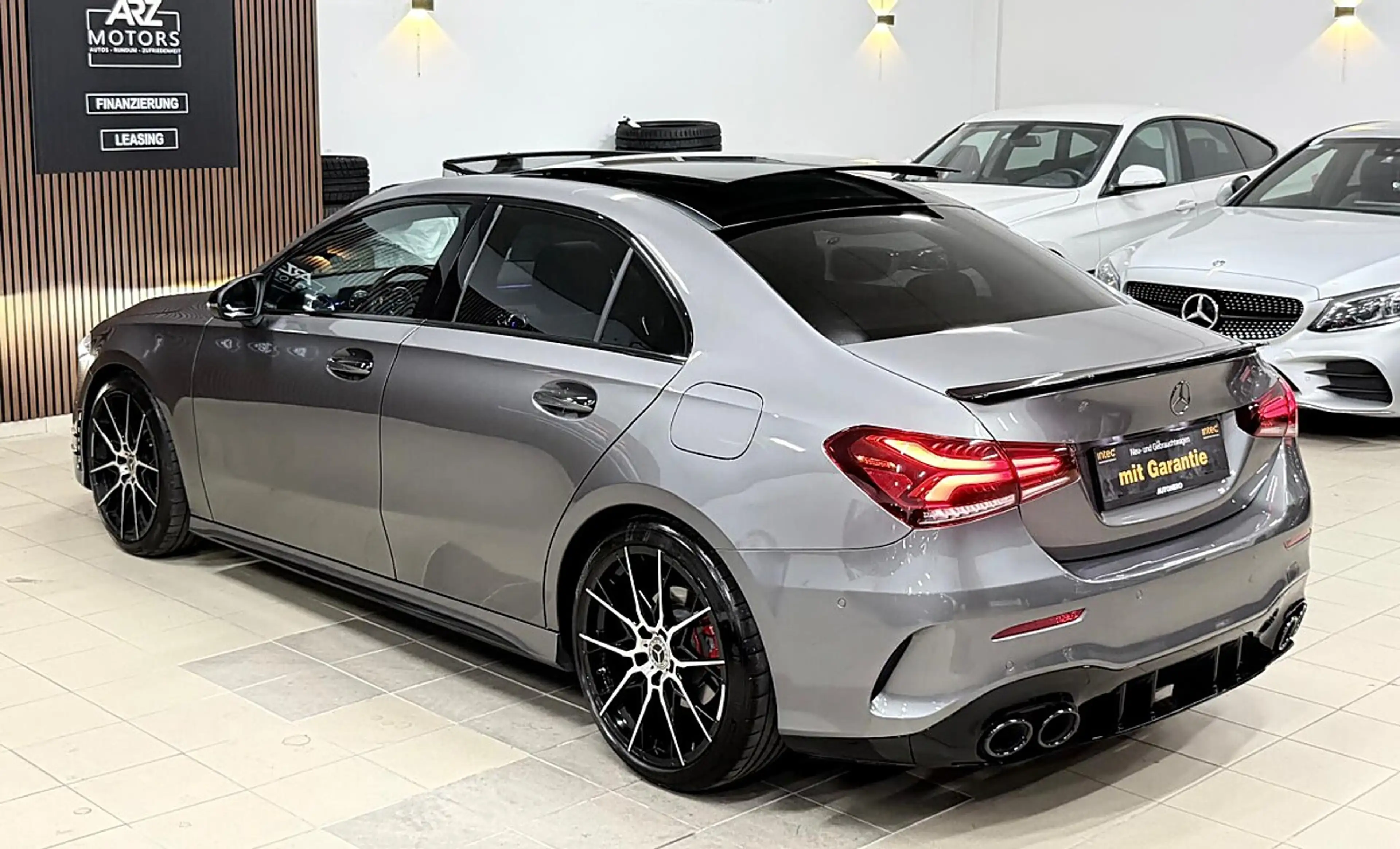Mercedes-Benz A 200 Lim. AMG Line *Panoramadach*uvm.* — photo 4