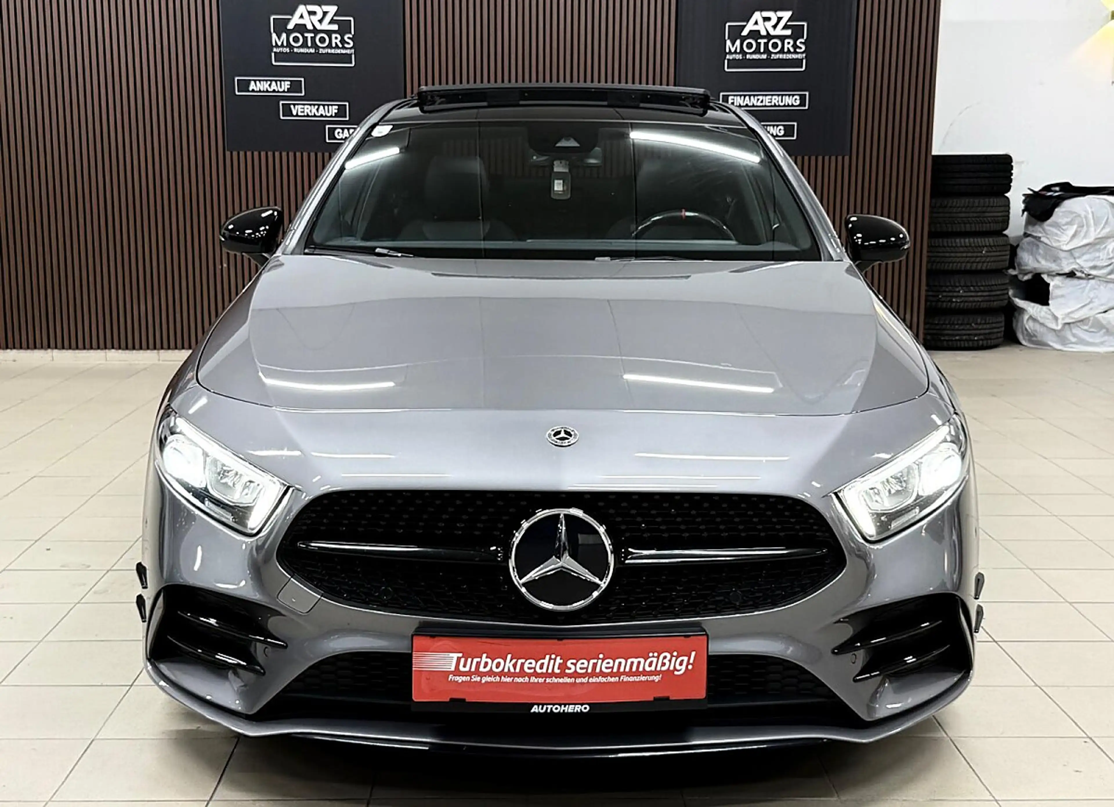 Mercedes-Benz A 200 Lim. AMG Line *Panoramadach*uvm.* — photo 5