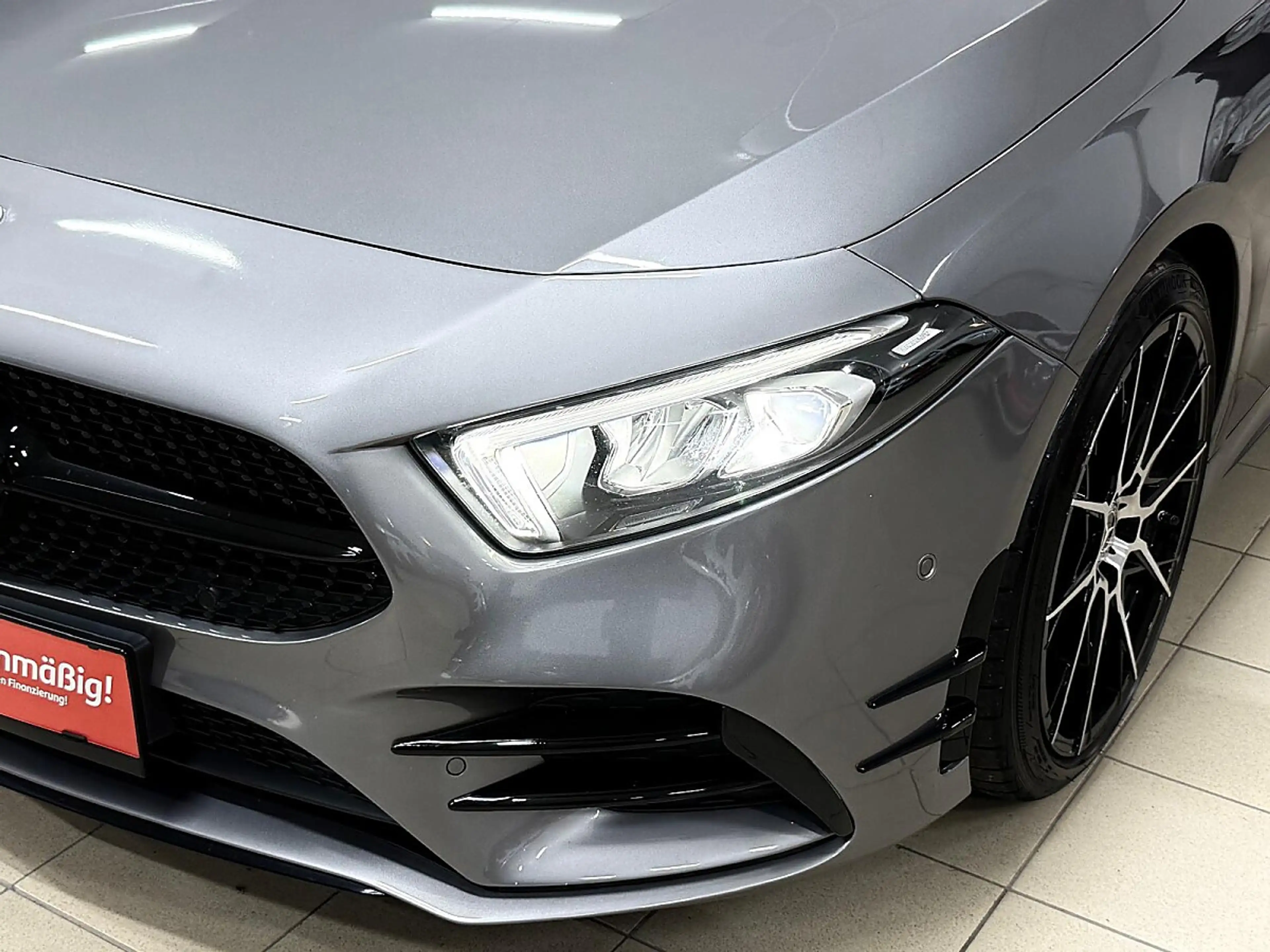 Mercedes-Benz A 200 Lim. AMG Line *Panoramadach*uvm.* — photo 11