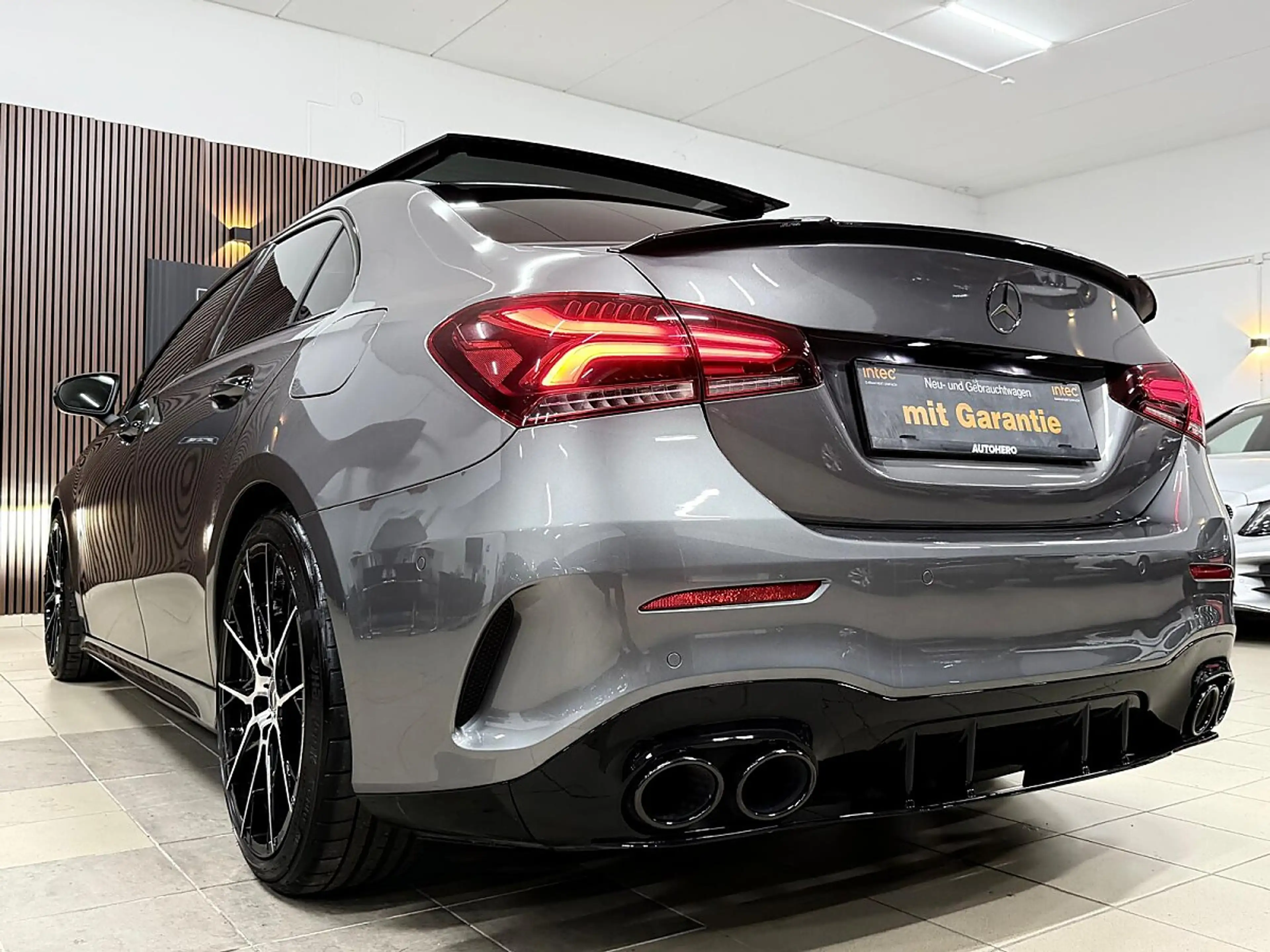 Mercedes-Benz A 200 Lim. AMG Line *Panoramadach*uvm.* — photo 10