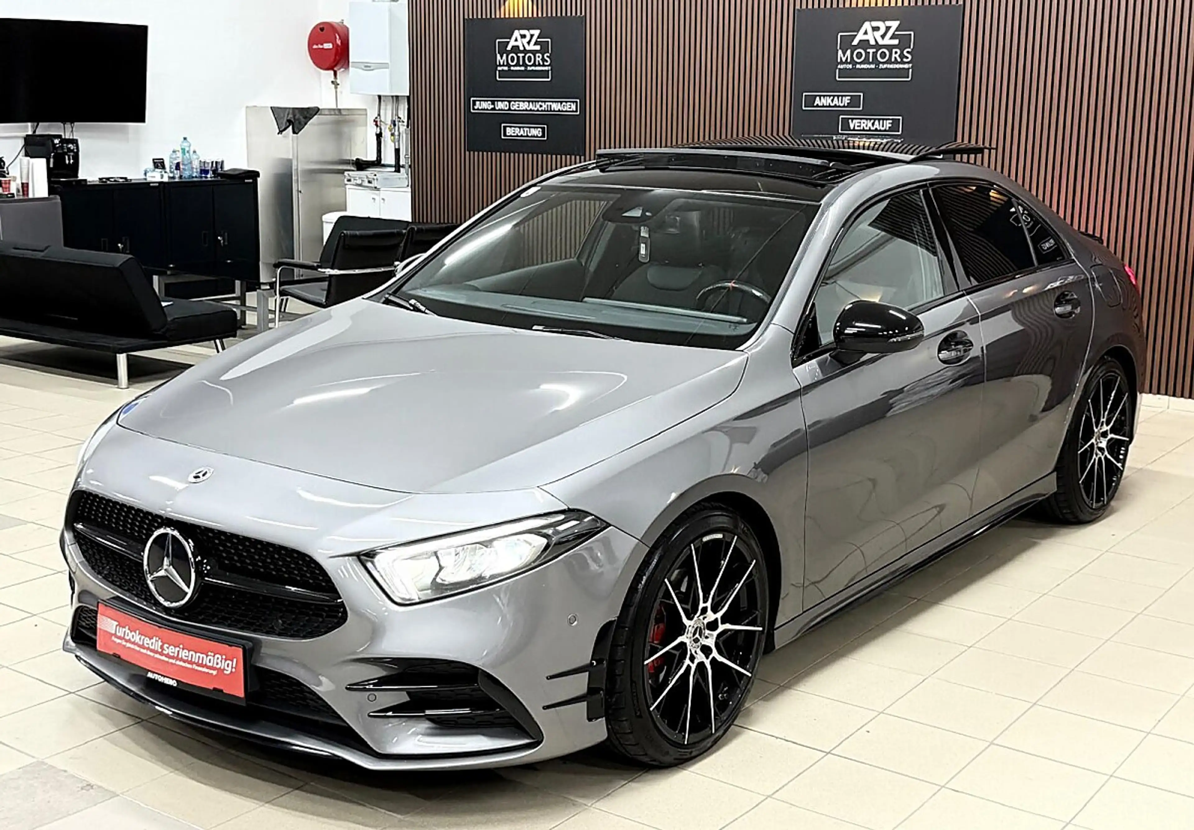 Mercedes-Benz A 200 Lim. AMG Line *Panoramadach*uvm.*