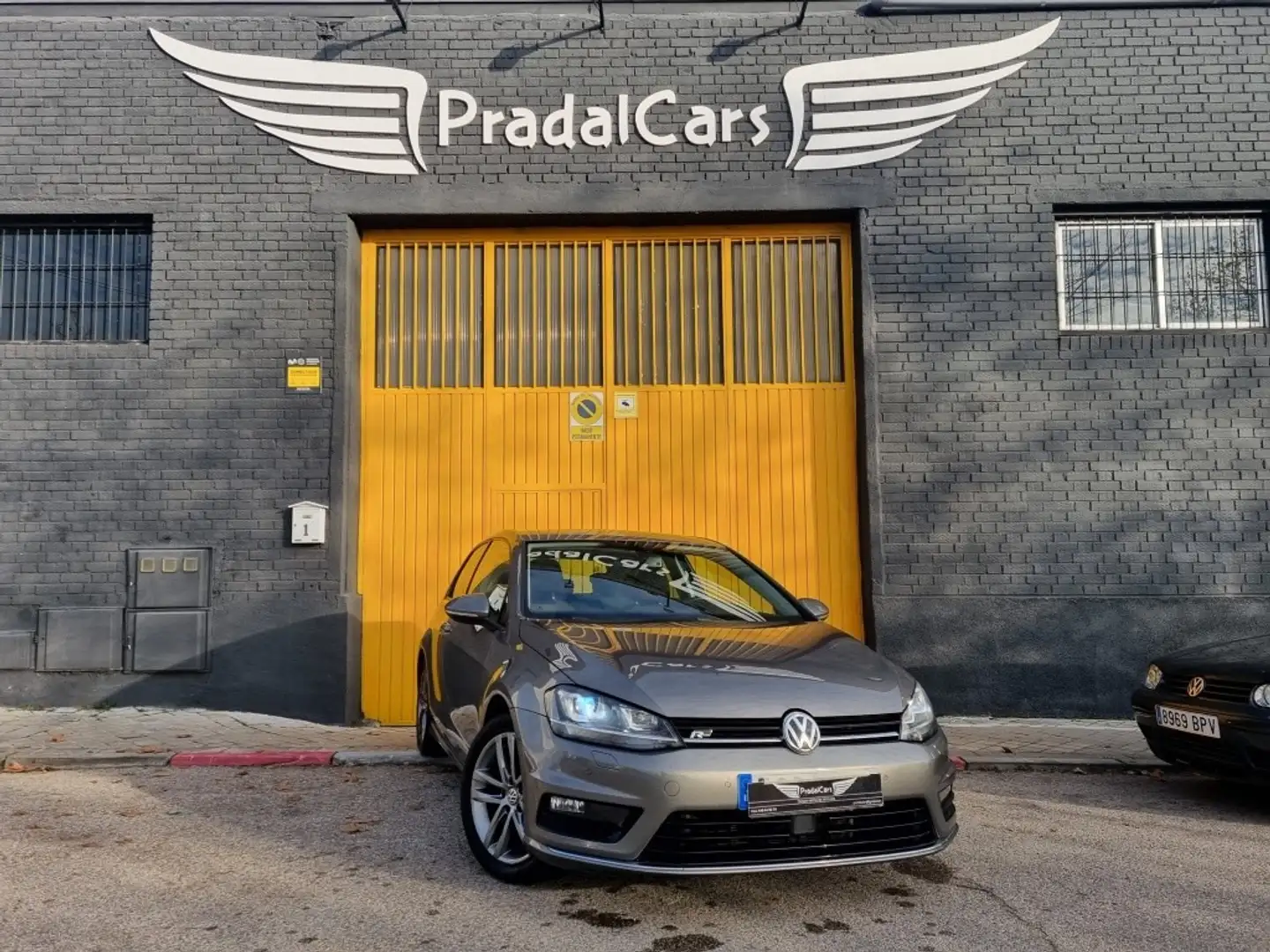 Volkswagen Golf 1.6TDI CR BMT Sport DSG 105 Grijs - 1