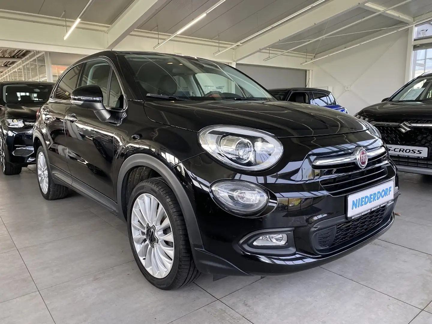 Fiat 500X 1.4 MultiAir Lounge LEDER XENON NAVI KAM Schwarz - 1