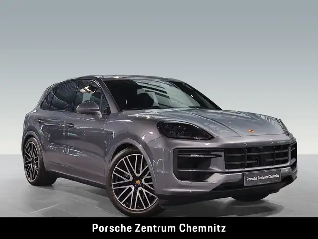 Porsche Cayenne view 9