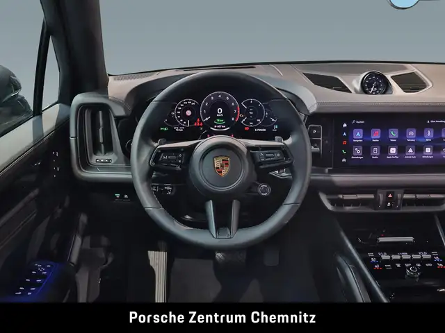 Porsche Cayenne view 11