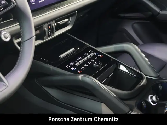 Porsche Cayenne view 14