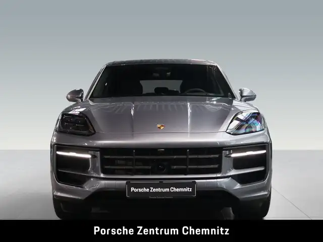Porsche Cayenne view 4