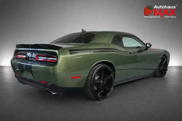 Dodge Challenger view 6