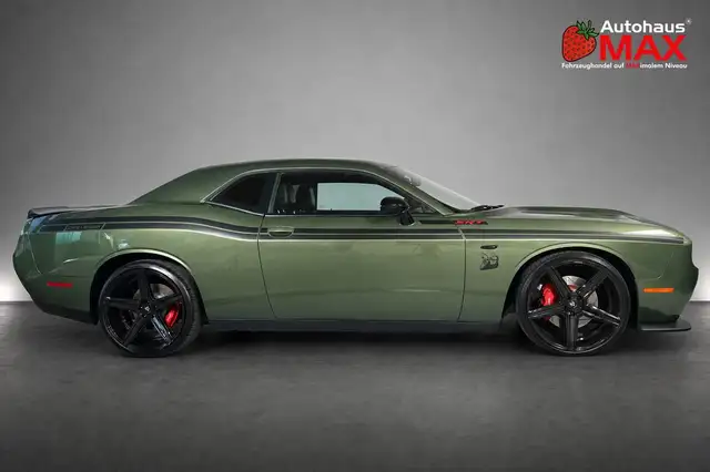 Dodge Challenger view 7