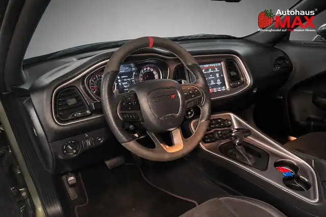Dodge Challenger view 12