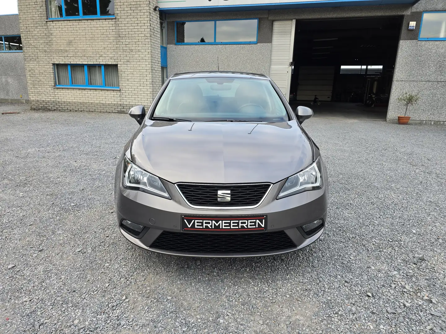 SEAT Ibiza 1.0 TSI Style / Airco / Navi / Parkpilot / Carplay Grijs - 2