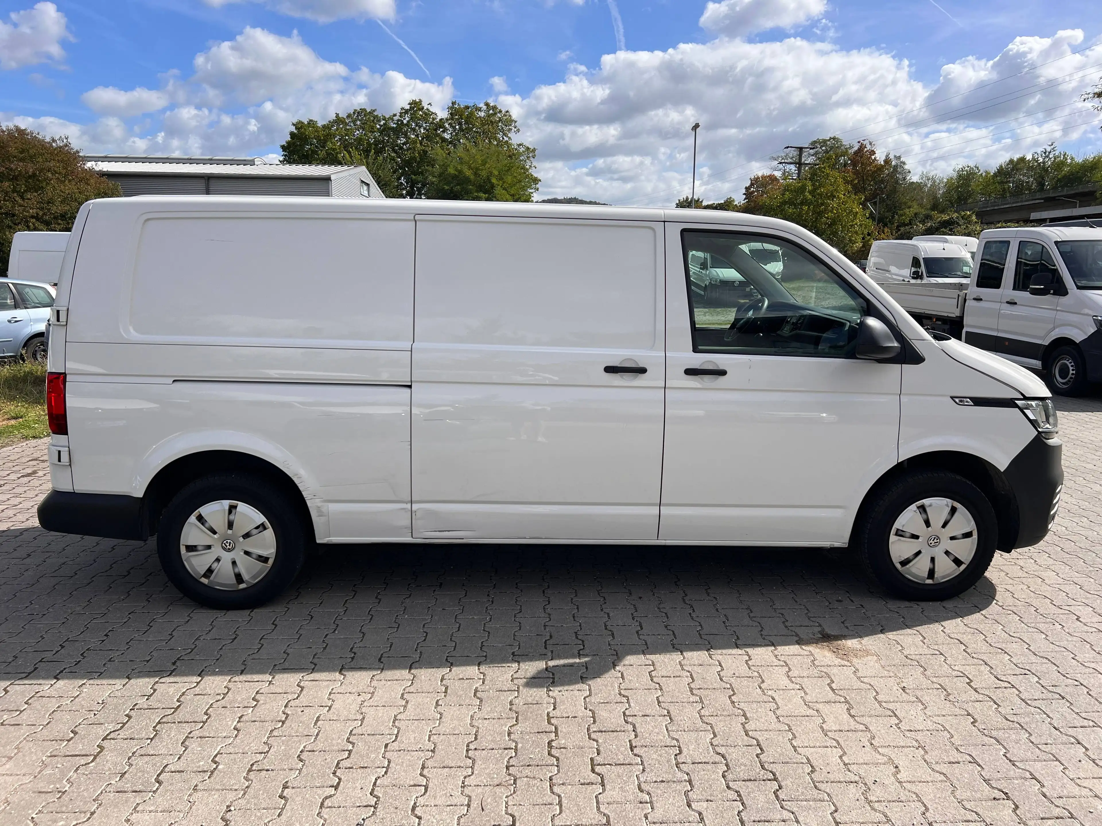 Volkswagen T6.1 Transporter T6.1 Transporter Kasten FWD lang 2.0 TDI Kamera — photo 6