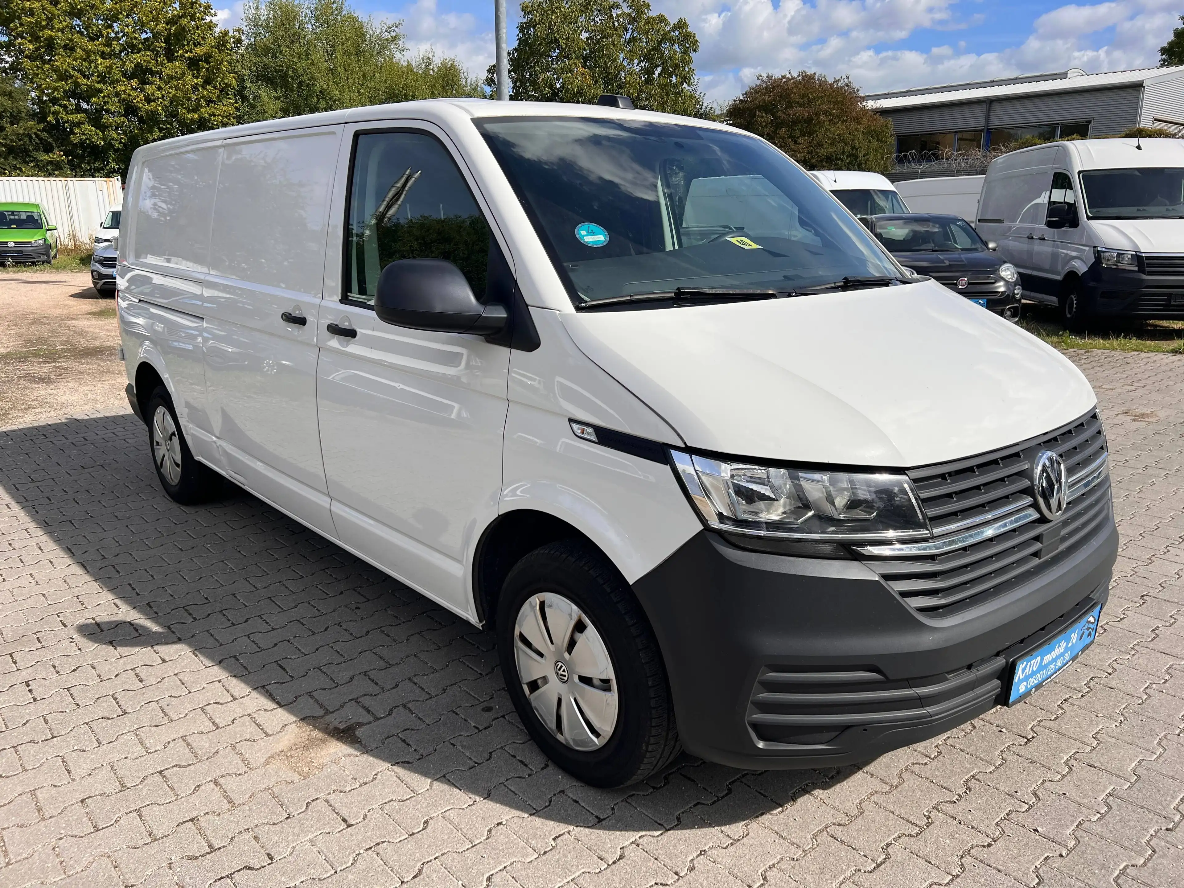 Volkswagen T6.1 Transporter T6.1 Transporter Kasten FWD lang 2.0 TDI Kamera — photo 3