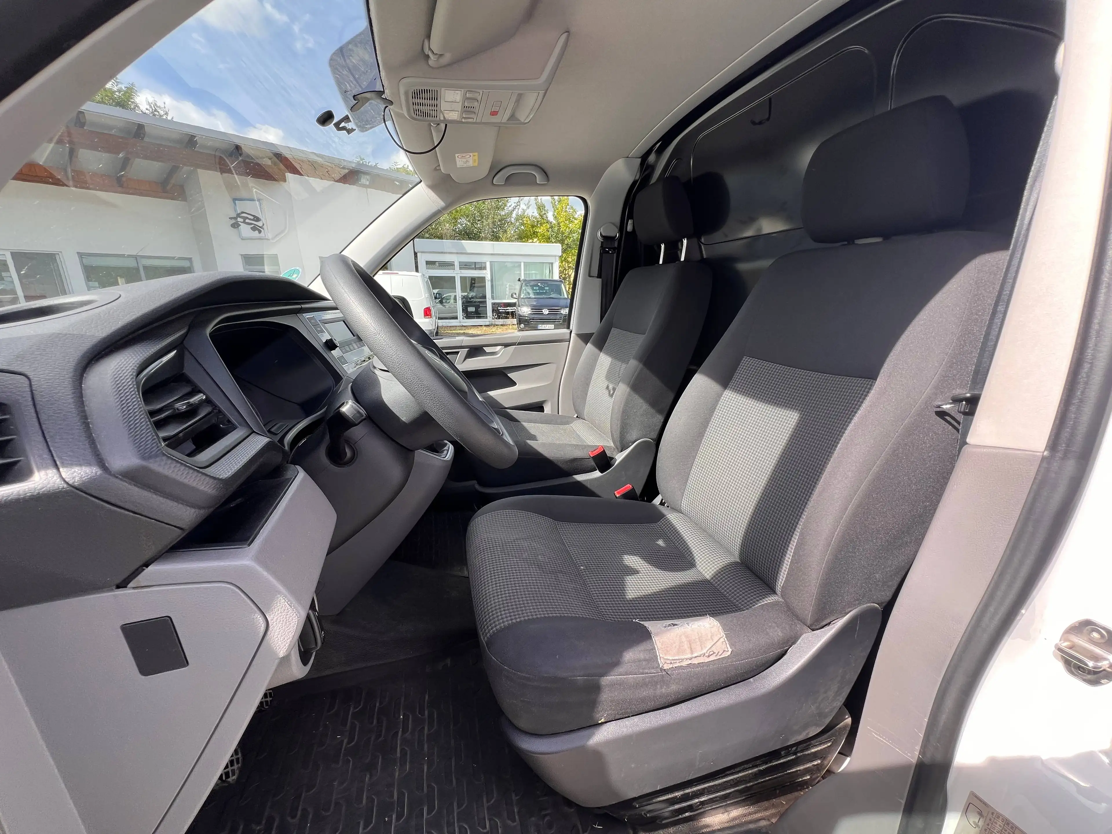 Volkswagen T6.1 Transporter T6.1 Transporter Kasten FWD lang 2.0 TDI Kamera — photo 13