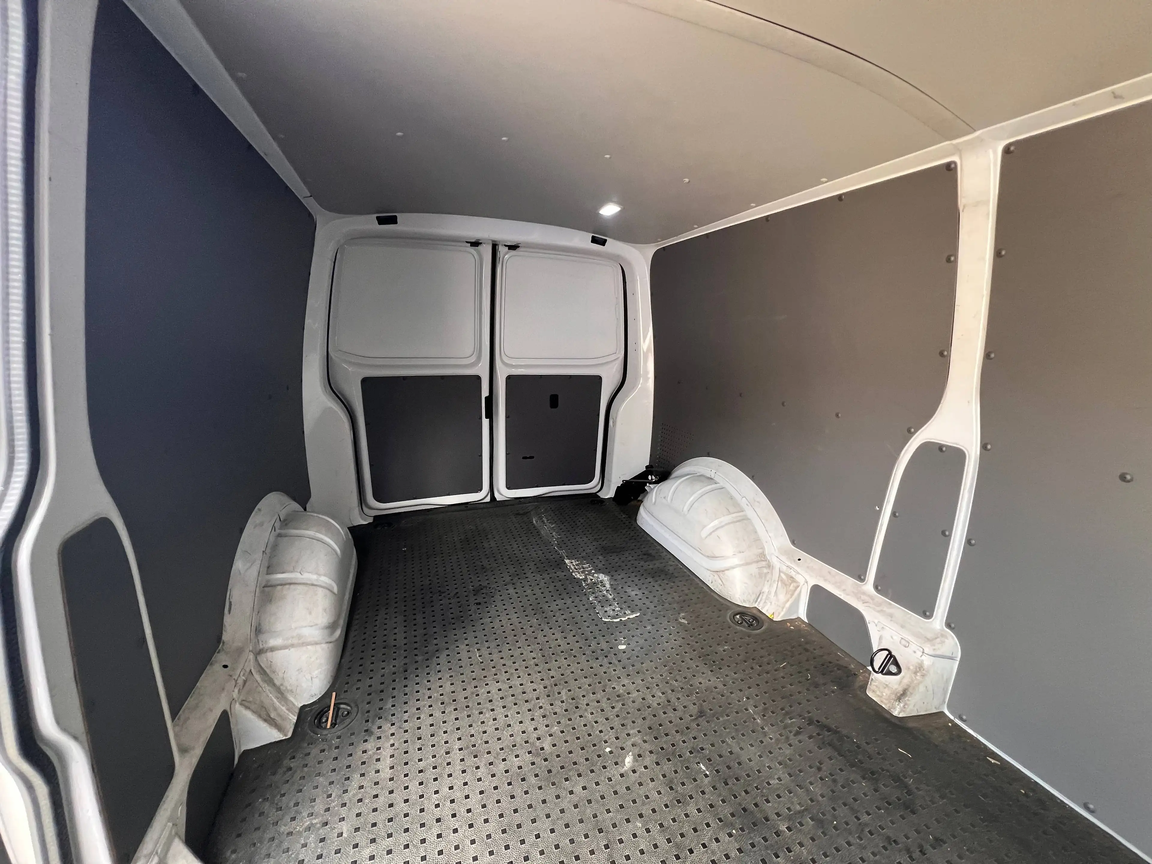 Volkswagen T6.1 Transporter T6.1 Transporter Kasten FWD lang 2.0 TDI Kamera — photo 11