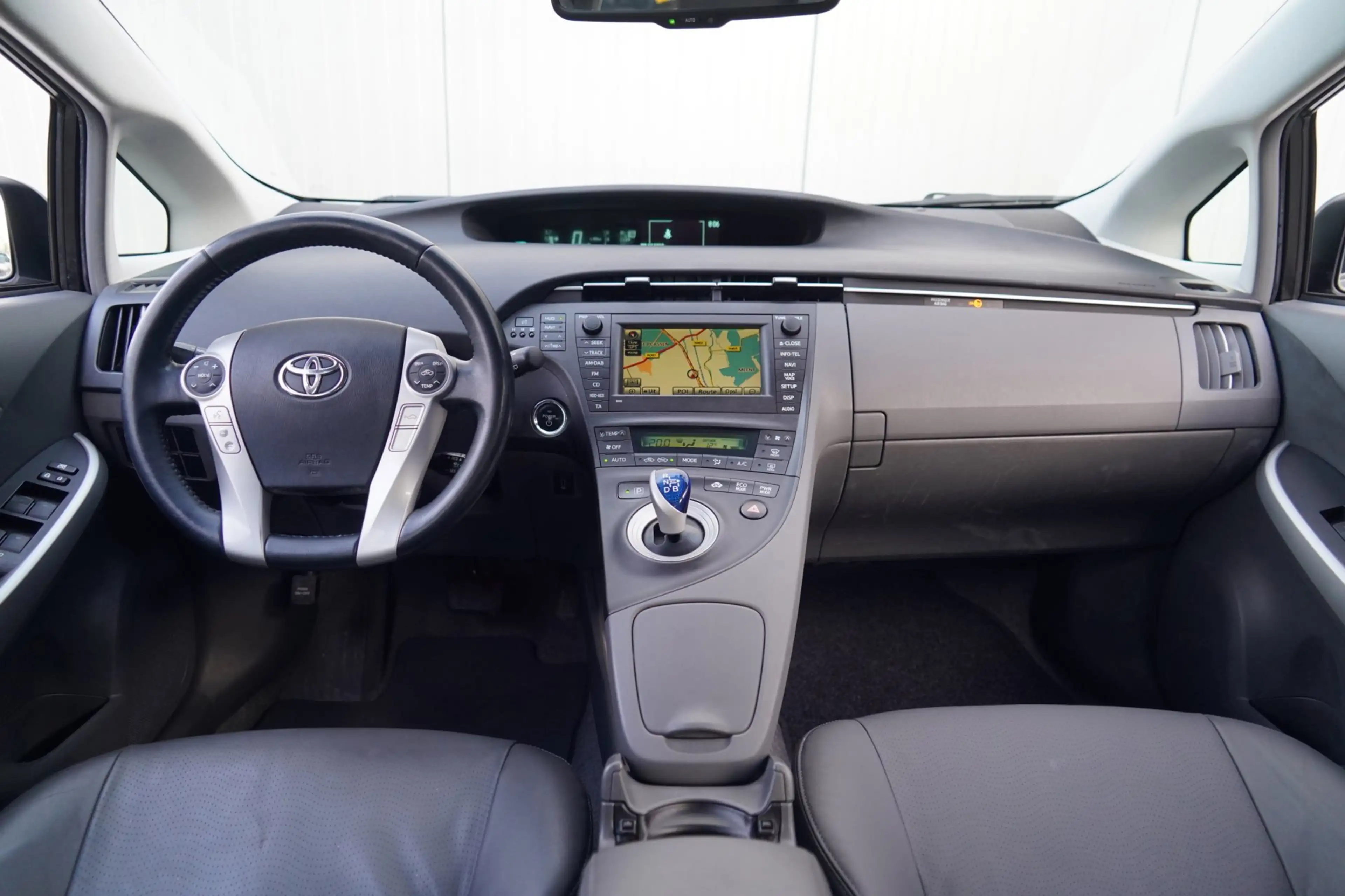 Toyota Prius 1.8 Executive / NL-Auto / Leder / Navi / Cruise / — photo 11
